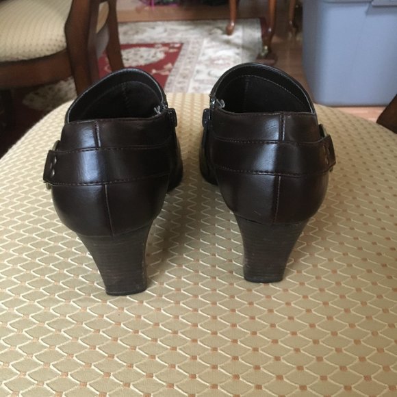 Liz Claiborne Brown Ankle bootie Size 8 1/2 w - Picture 6 of 11